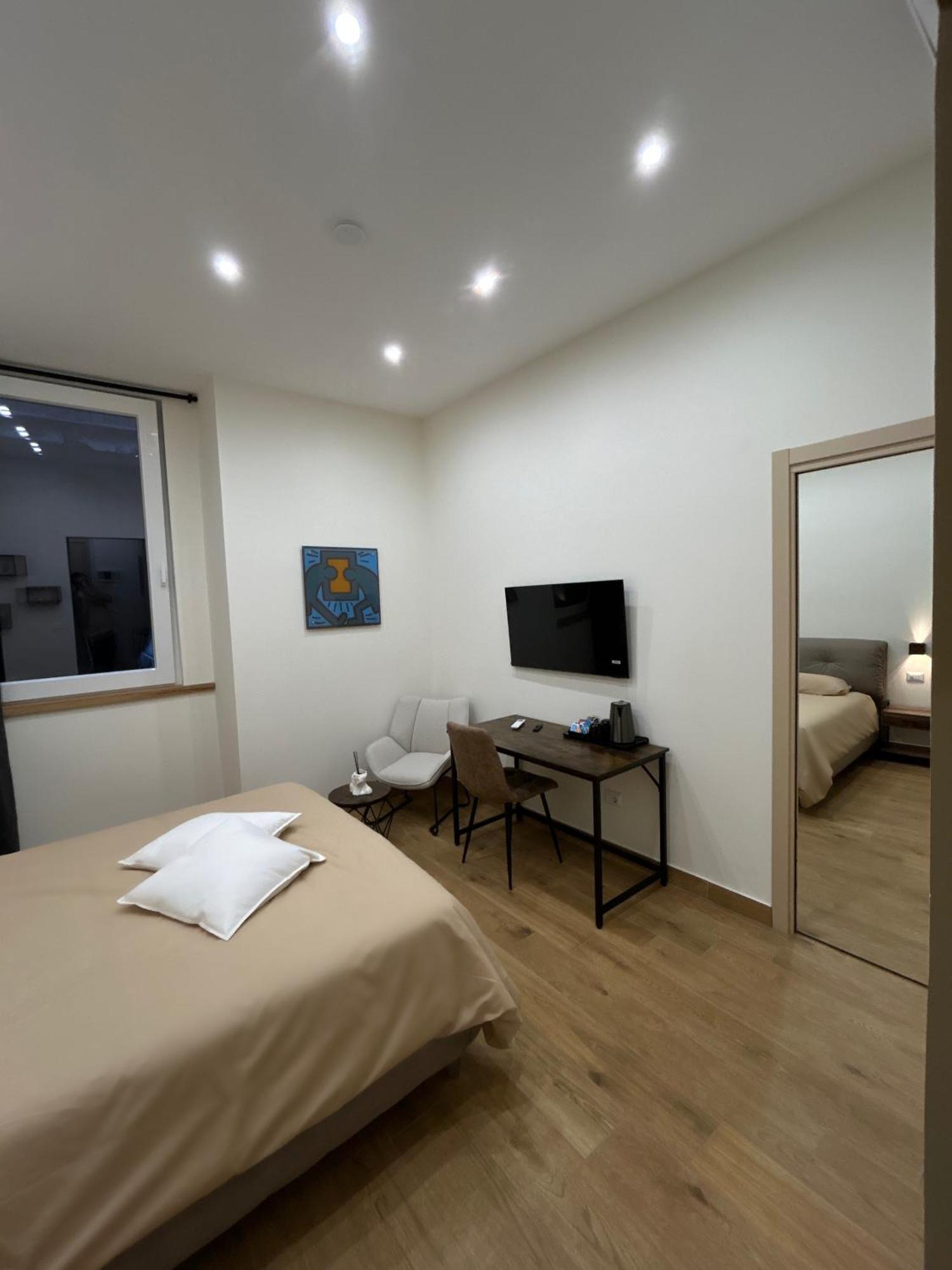 Somnia Luxury Rooms Naples Luaran gambar